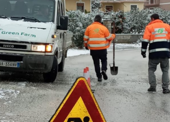 ARRSH informon për gjendjen e akseve kombëtare: Ja rrugët ku qarkullimi bëhet me zinxhirë, drejtuesit të reduktojnë shpejtësinë