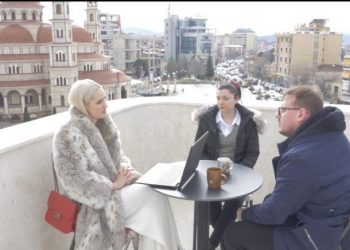 Korçë/ Rama prezanton të rinjtë: “Fitojnë deri në 10 mijë euro. Të vetëpunësuar në tregun global online”