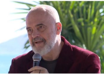 “Basha nuk i plotëson kushtet për Kryeministër”, biznesmeni në Sarandë: U divorcova me PD-në, demokratët të votojnë PS-në se janë më punëtor