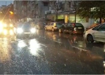 Durrës/ Dëbora “pushton” edhe qytetin bregdetar