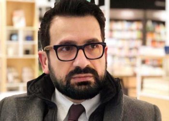 Kreshnik Spahiu:  Sikur gjithë të këqijat t’i kishte Nano, në raport me Berishën e lartëson dorëheqja e tij