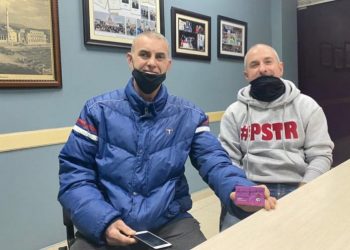 Fotot/ Lulin nuk e beson as familja e tij. Djali i xhaxhait të Bashës anëtarësohet në PS