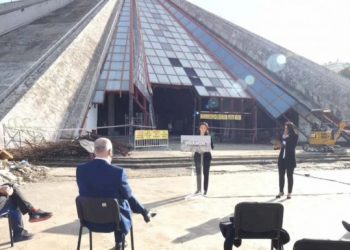 Projekti për “rijetëzimin” e Piramidës, Yuri Kim: Populli shqiptar ka treguar se është vetë krijuesi i historisë!