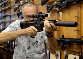 FBI: Amerikanët kanë uri për armë!