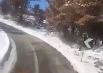 Reshjet e dëborës pushojnë/ ARRSH jep detaje për gjendjen e rrugëve, në cilat akse duhet të qarkullohet me zinxhir