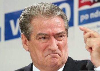 Çudit sërish Sali Berisha: Çdo gjë moderne në spitalin “Shefqet Ndroqi” e bëmë ne