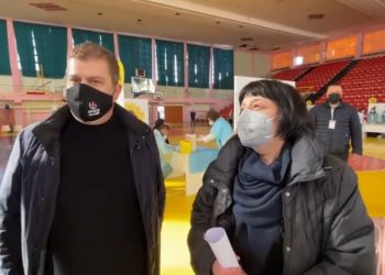 “Sot në Vlorë, nesër në Fier”/ Bino: Procesi i vaksinimit do fillojë me shtëpitë e moshuarve në…