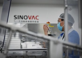 Kina miraton me kusht katër vaksina Covid-19 të zhvilluara në vend