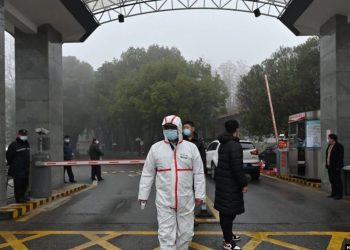 “Pekini e mohon virusin”/ Anëtari i ekipit të OBSH-së: Kina s’dorëzoi informacione thelbësore mbi COVID-in!