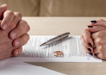 Shtohen divorcet nga pandemia/ Psikologia: Shkaqet janë marrëdhënia jashtëmartesore dhe bixhozi