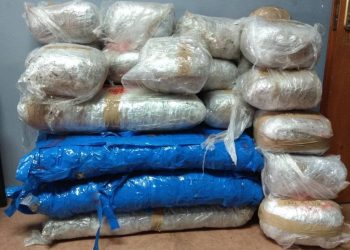 FOTO-Greqi/ Kapet shqiptari me bagazhin me drogë që po e transportonte    