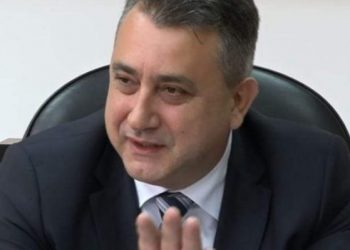 Tabelat në Maqedoni edhe në gjuhën shqipe, Ejup Rustemi nënshkruan vendimin