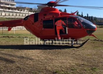 Aksidentohet duke punuar tokën 55-vjeçari në Gramsh, dërgohet me helikopter në spitalin e Traumës