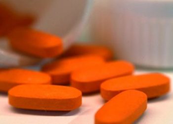 STUDIMI: A munden lehtësuesit e dhimbjeve të ulin efektivitetin e vaksinës?