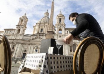 Italia/Ulen rastet e reja me koronavirus, mbi 2 milionë të vaksinuar