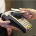 Pandemia “i mësoi” shqiptarët të paguajnë me kartë, rritje 17% në 2020