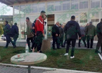 FOTOT/ Grusht pas ndeshjes Vora-Besëlidhja, përfshihen drejtues, lojtarë dhe tifozë