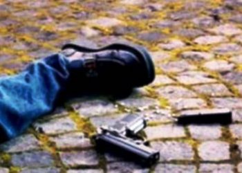 Ngjarje e rëndë në Lezhë/ 49-vjeçari vret veten me armë zjarri pranë banesës së tij