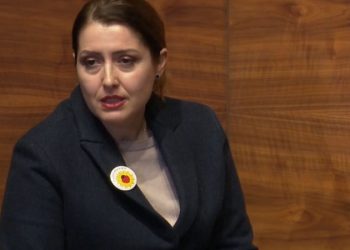 Manastirliu: Jemi në mes të luftës, nesër vijon vaksinimi me dozën e dytë