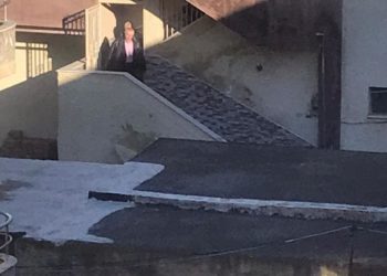 Ilir Meta, vizitë misterioze në një banesë private në Vlorë (VIDEO)