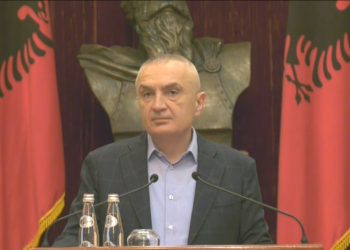 Meta sulm qeverisë: S’ka transparencë me vaksinat, vendi drejt katastrofës kombëtare