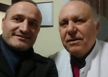 Nuk shitet, as nuk blihet/ Kolegu i nxjerr “sekretet”, Tritan Kalo nuk ka vila dhe udhëton me autobuz