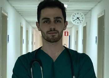 Vijojnë largimet nga PD, Majk Vaqarri mjeku më i ri që iu bashkohet socialistëve