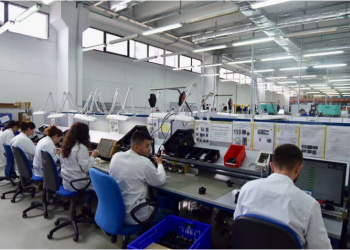“Punësim pa produktivitet”/ Raporti i INSTAT: Prodhimi për punonjës pësoi rënie, ja sa ishte në vitin 2019