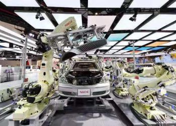 Rritje me 19% e prodhimit të robotëve industrialë në vitin 2020