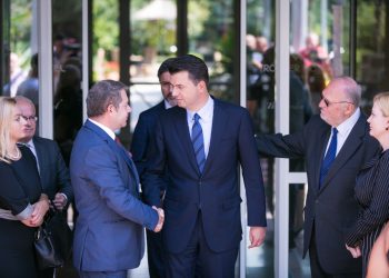 “Çështja çame” e 25 prillit si parodi: Përse Basha nuk e ka vendosur në program?!