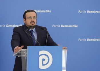 Drejtori i Kabinetit të Bashës: Paratë?! Do ndalojmë mobilimin e zyrave!