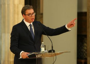 Incidenti me Kurtin dhe Osmanin në Mitrovicë/ Reagon Vuçiç: Provokim ndaj serbëve