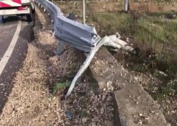 Aksident tragjik me dy të vdekur në Lushnjë/ Makina përplaset me motorrin