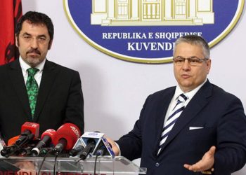 “Ma ule kokën nga dhimbja”, Bledi Çuçi për ndarjen nga jeta të Finos: Bashkë tymosnim puro!