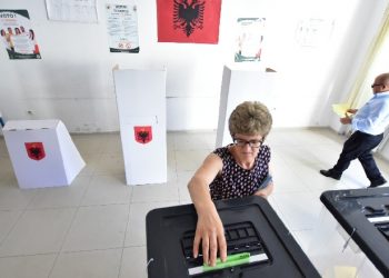Zgjedhjet, a do të votojnë të infektuarit me COVID? Celibashi takon zv/ministren e Shëndetësisë