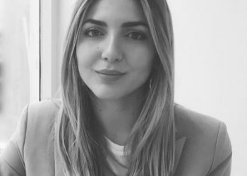 Sandra Xheleshi, një kandidate që punoi dhe me laburistët birtanikë për Jozefina Topallin
