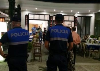 Theu rregullat e karantinës, gjobitet me 1 milionë lekë pronari i lokalit në Divjakë