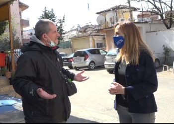 Jorida Tabaku takim me banorët e mëhalles së Dibranëve: Pa largimin e Edi Ramës nuk mund të ketë zgjidhje të problemeve të qytetarëve