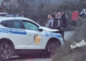 Aksident në Elbasan, makina e policisë rrugore përplaset me një mjet tjetër