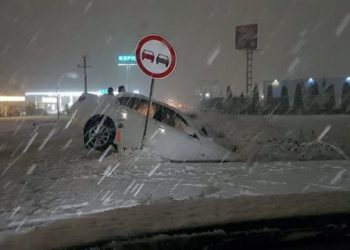 Reshje të dendura dëbore, bllokohen rrugët kryesore në Kosovë
