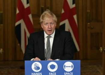 “E pasigurt është të marrësh COVID”, Boris Johnson pas vendimit të EMA-s: Nesër do vaksinohem me Astra Zeneca