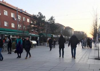 Vijojnë shifrat e larta në Kosovë, konfirmohen 10 viktima dhe 705 raste të reja në 24 orë