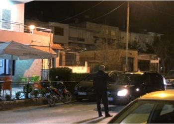 VIDEO/ Të shtëna me armë zjarri në Vlorë