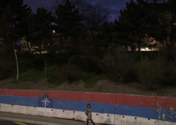 Serbia mbyll dyqane e restorante në fundjavë