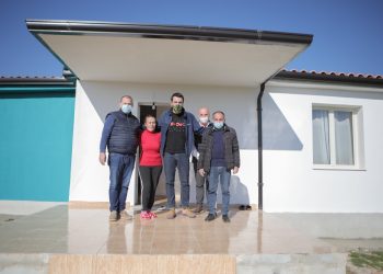 3 familje hyjnë në shtëpitë e reja në Baldushk, Veliaj: “Na jepni besimin, t’i çojmë punët deri në fund; PD shalqi me provë, në LSI hajdutë me çizme”