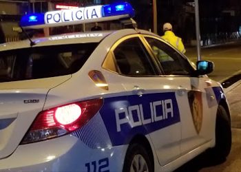 Përplasen fizikisht dy persona në Tiranë, një prej tyre qëllon me armë