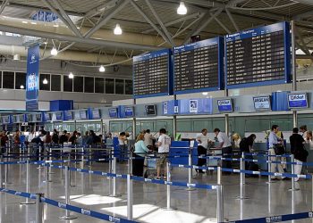 Greqia lejon fluturimet nga Shqipëria, ja çfarë duhet të kenë udhëtarët me vete