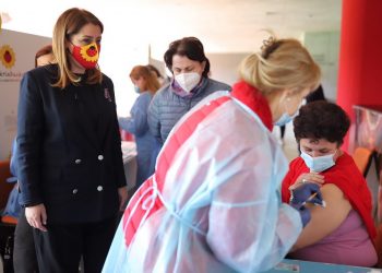 Manastirliu: Këtë javë përfundojmë vaksinimin e arsimtarëve