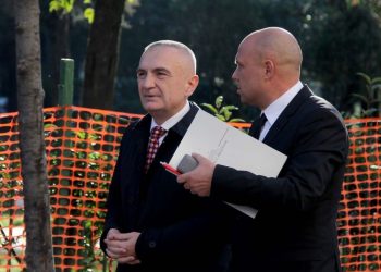 Ylli Manjani i përgjigjet Monika Kryemadhit për ministrat e korruptuar të LSI: Nuk vendosnim vetë, por me miratimin e partisë
