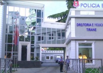 30-vjeçari u hodh nga lartësia dhe ndërroi jetë, reagon policia